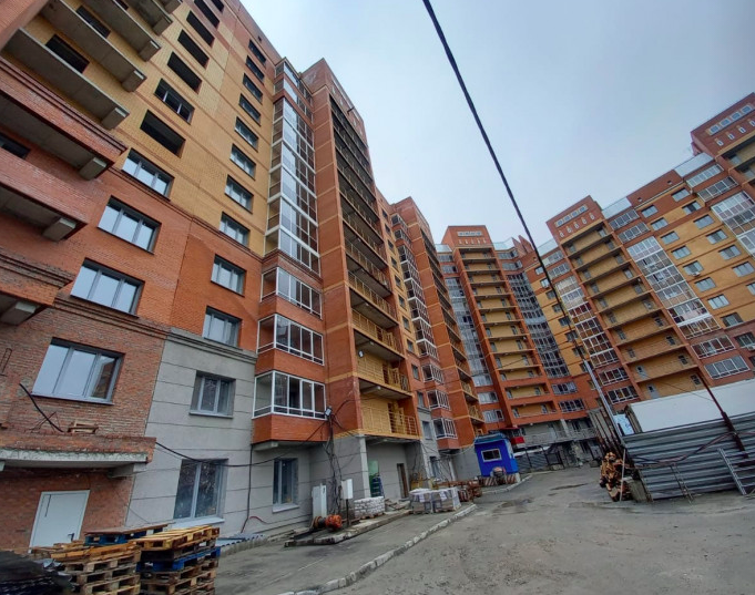 Фото В Новосибирске завершат крупный долгострой на улице Есенина 3
